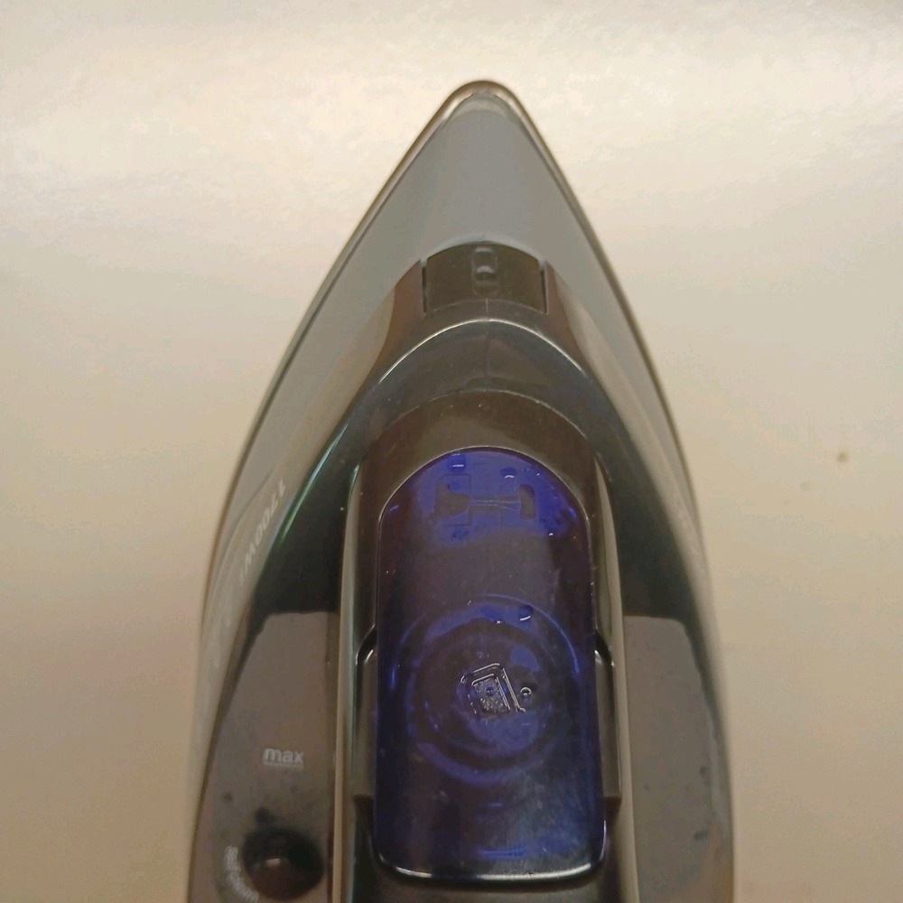 Pur Steam Iron 1700W Steam Iron PSSI-01 Professional Grade Clothing Iron Steamer - Picture 11 of 13